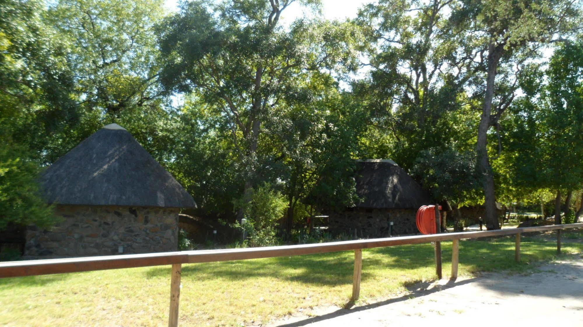 Okavango River Lodge Μαούν Εξωτερικό φωτογραφία